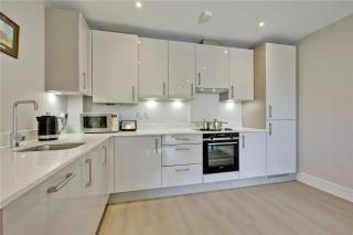 Modern Hampton Hideaway - East Molesey - 8