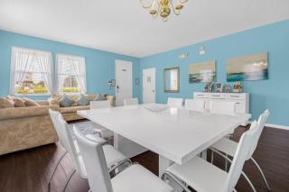 325 6Br - Modern two storie home with games - 6