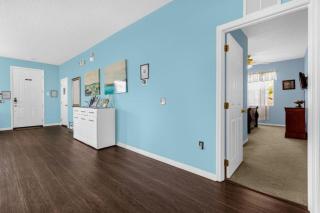 325 6Br - Modern two storie home with games - 3