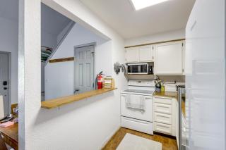 Walk to Payette Lake McCall Condo with Fireplace - McCall - 4