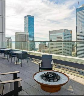 Highrise Haven With 5-Star Amenities And Luxury Perks In Downtown Seattle - Seattle - 1
