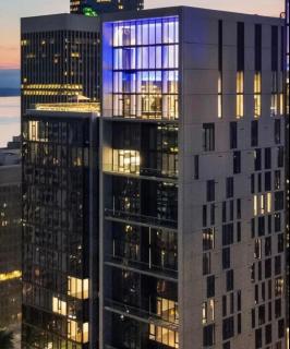 Highrise Haven With 5-Star Amenities And Luxury Perks In Downtown Seattle - Seattle - 9