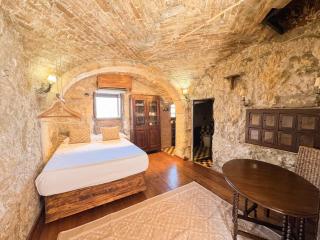 Kalma Elephant Tower - Medieval Stay with a City View - 0