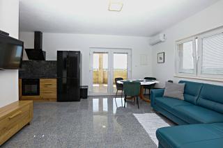 Apartments with swimming pools Bogdanovici, Sibenik - 23394 - Šibenik - 1