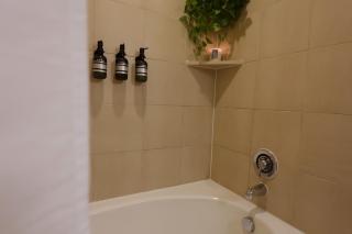 Bayou City Escape Peaceful 1BR Near Downtown w Free Parking - Houston - 7