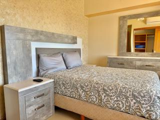 Beautiful beachfront space and pool - 7