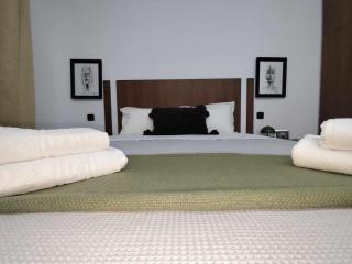 DOWN TOWN Luxurious Apartments 8 - 3