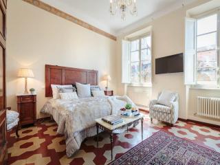 Apartment in Lucca with Piazza Views - Lucca - 6