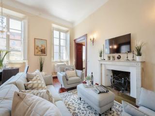Apartment in Lucca with Piazza Views - 9