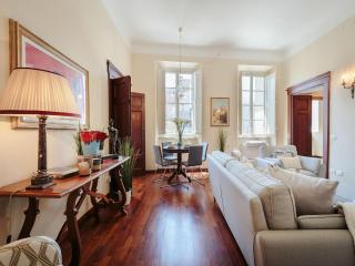 Apartment in Lucca with Piazza Views - Lucca - 9