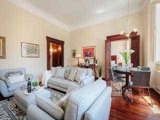 Apartment in Lucca with Piazza Views - Lucca - 0