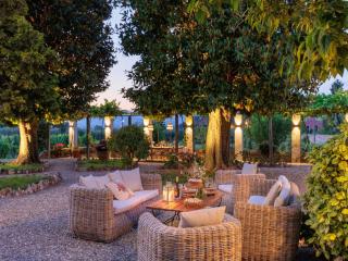 Villa near Lucca with Tuscan Garden Views - Vorno - 9