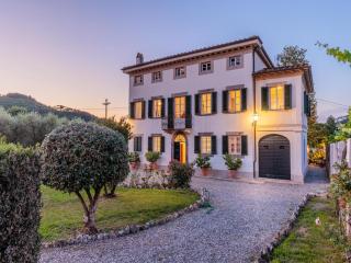 Villa near Lucca with Tuscan Garden Views - Vorno - 0
