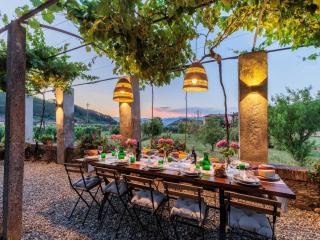 Villa near Lucca with Tuscan Garden Views - Vorno - 7