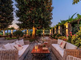 Villa near Lucca with Tuscan Garden Views - Vorno - 8