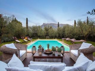 Villa in Camaiore with Pool & Tuscan Views - Camaiore - 5