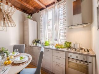Bright Apartment in Lucca Art District - 1