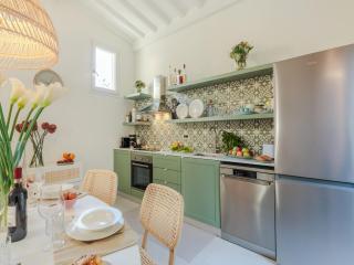 Villa in Tuscany with Winery & Vineyard Views - Lucca - 3