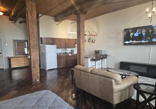 Motown Riverfront Studio Loft - Detroit - 1
