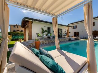 Villa in Viareggio near Lecciona Beach - 1
