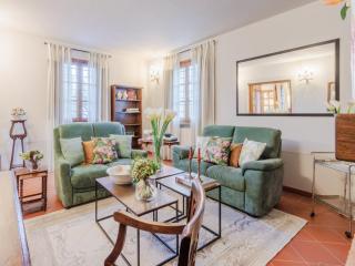 Villa near Lucca with Vineyard Views - 4