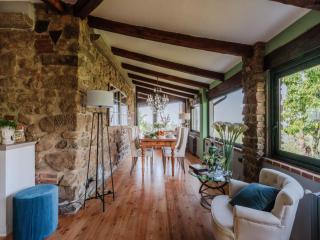 Villa in Pescia with Tuscan Wine Views - 1