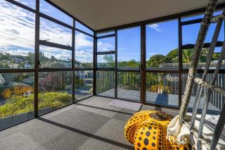 Sunny Stunner by the Sea Browns Bay Escape - Auckland - 9