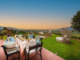 Villa in Tuscany with Pool and Scenic Views - Lucca - 8