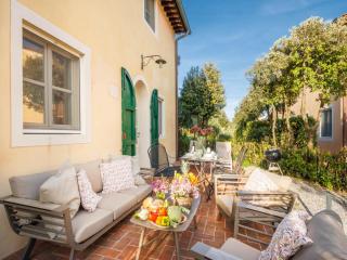 Farmhouse in Tuscany with Vineyard Views - Cappella - 8