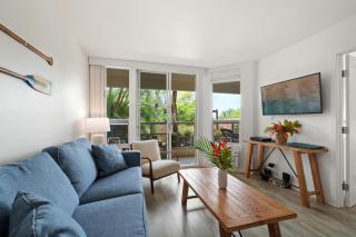 Renovated Condo - 3 Min Walk to Toes in the Sand! - 0
