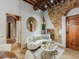 Urban Escape in the Heart of Lucca - 7