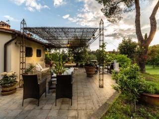 Farmhouse in Pescia with Pool and Gardens - 7