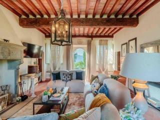 VILLA IL CASTELLO Vibrant Sanctuary of Enchanting Colours - Lucca - 7