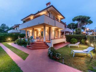 Villa in Marina near the Beach - Marina di Pietrasanta - 0