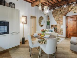 Urban Escape in the Heart of Lucca - 1