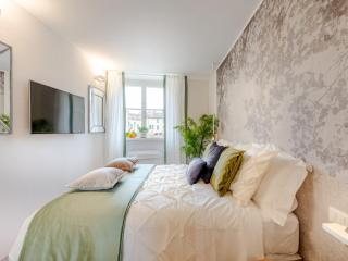 Apartment in Lucca with Piazza Views - Lucca - 4