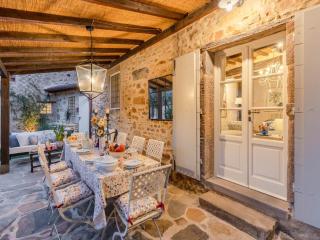 Villa near Lucca with Tuscan Charm - - 8