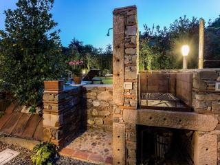 Farmhouse near Lucca with Tuscan Views - - 7