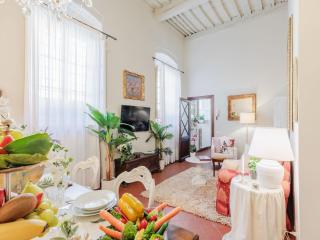 Apartment in Lucca with Private Garden - 9