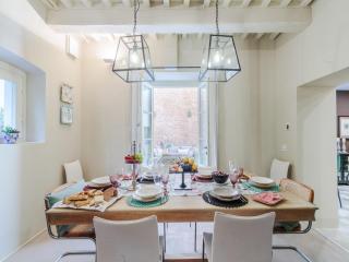 Apartment in Lucca with Private Garden - 4