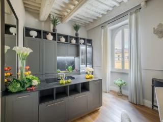 Apartment in Lucca near Historic Landmarks - Lucca - 2