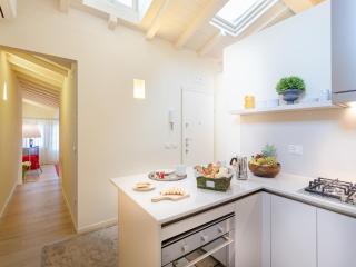 Apartment in Lucca with Terrace Views - 3
