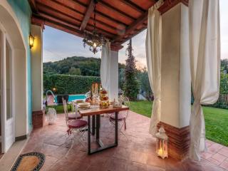 Farmhouse in Tuscany with Pool and Scenic Views - Chiatri - 2