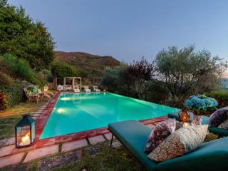 Villa in Tuscany with Infinity Pool and Views - Lucca - 7