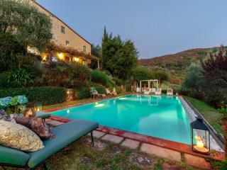 Villa in Tuscany with Infinity Pool and Views - Lucca - 6