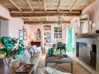 Villa in Tuscany with Infinity Pool and Views - Lucca - 3