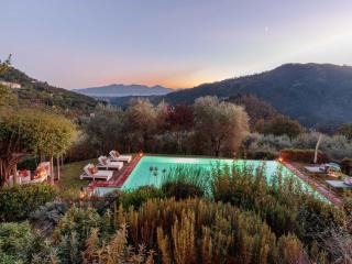 Villa in Tuscany with Infinity Pool and Views - Lucca - 5