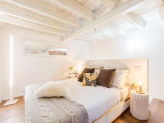 Apartment in Lucca with Private Courtyard - Lucca - 7