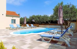 3 Bedroom Gorgeous Home In Nadin - Nadin - 9