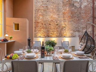 Apartment in Lucca with Private Courtyard - Lucca - 1
